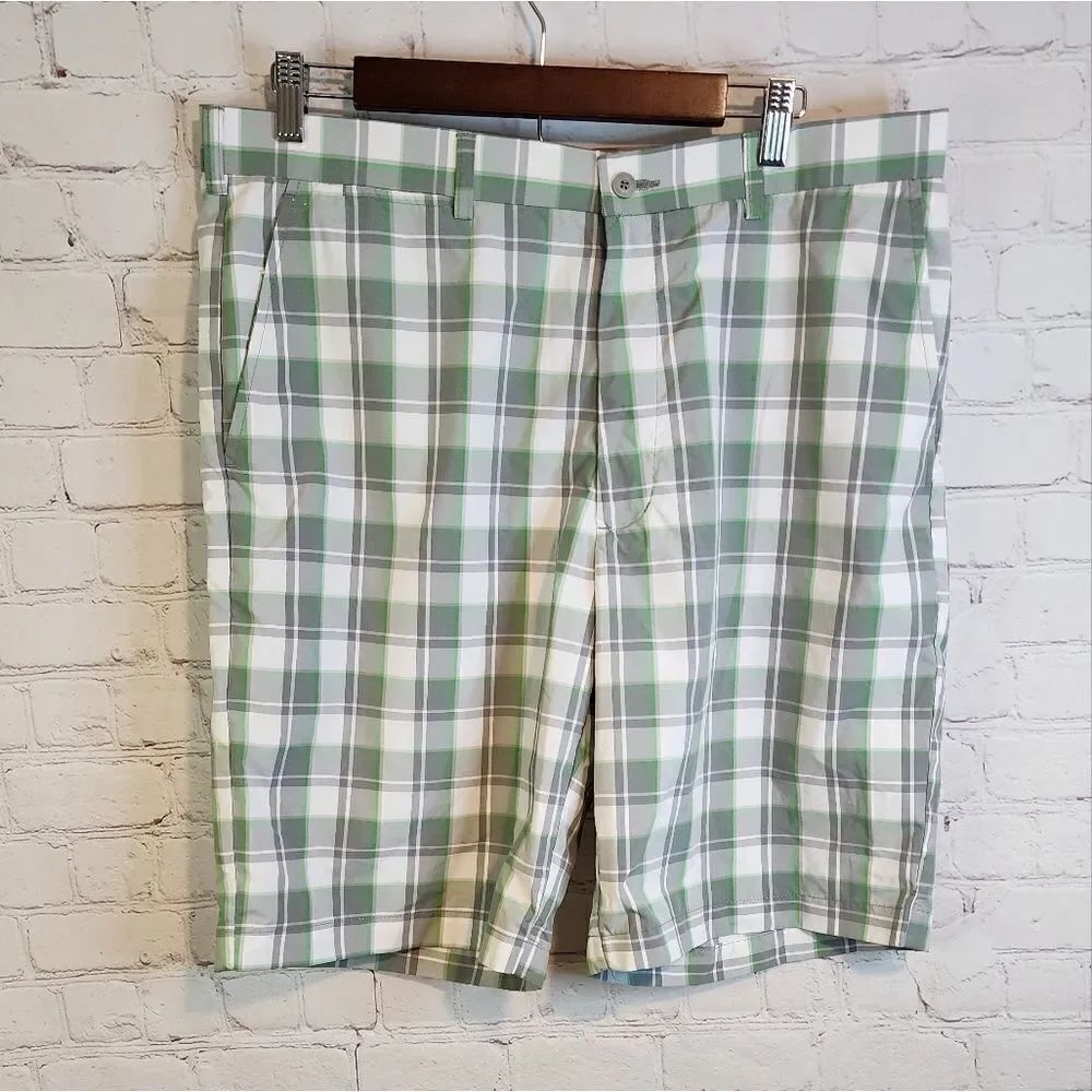 Men's Ben Hogan Performance flat front shorts, size 36